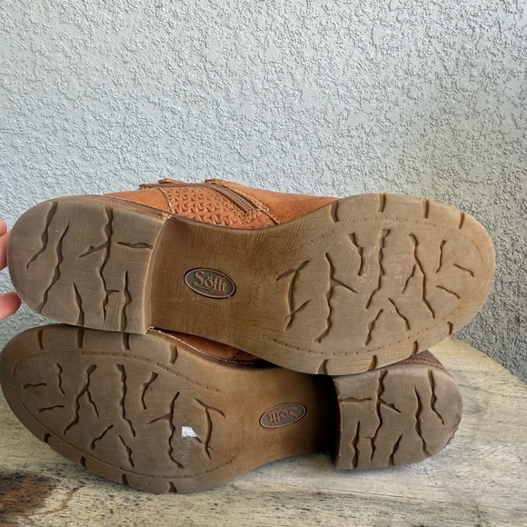 Sofft Baywood Brown Textured Ankle Booties - Picture 5 of 7